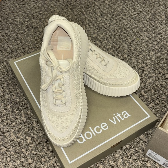 Dolce Vita Dolen sneakers 6.5 worn once !! - Picture 2 of 7